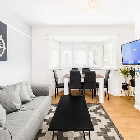 Greenvale House - Wifi, Ps4, Free Parking Holiday home